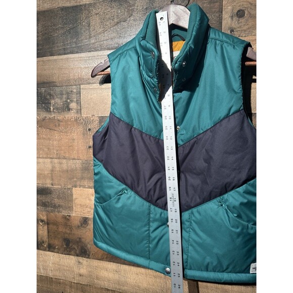 🔥NEW North Face Women's Sylvester Vest Size XS Snap Retro Style Stay Warm - Picture 5 of 9